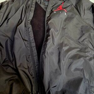 Jordan Air Boys Size 10/12 Black Zip Up Jacket
